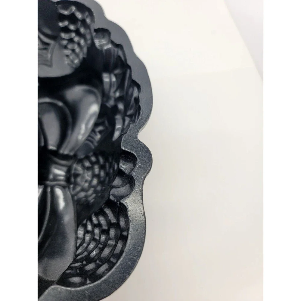Nordic Ware Christmas Wreath Pinecones Bundt Cake Pan Williams Sonoma 12“ 9 Cup